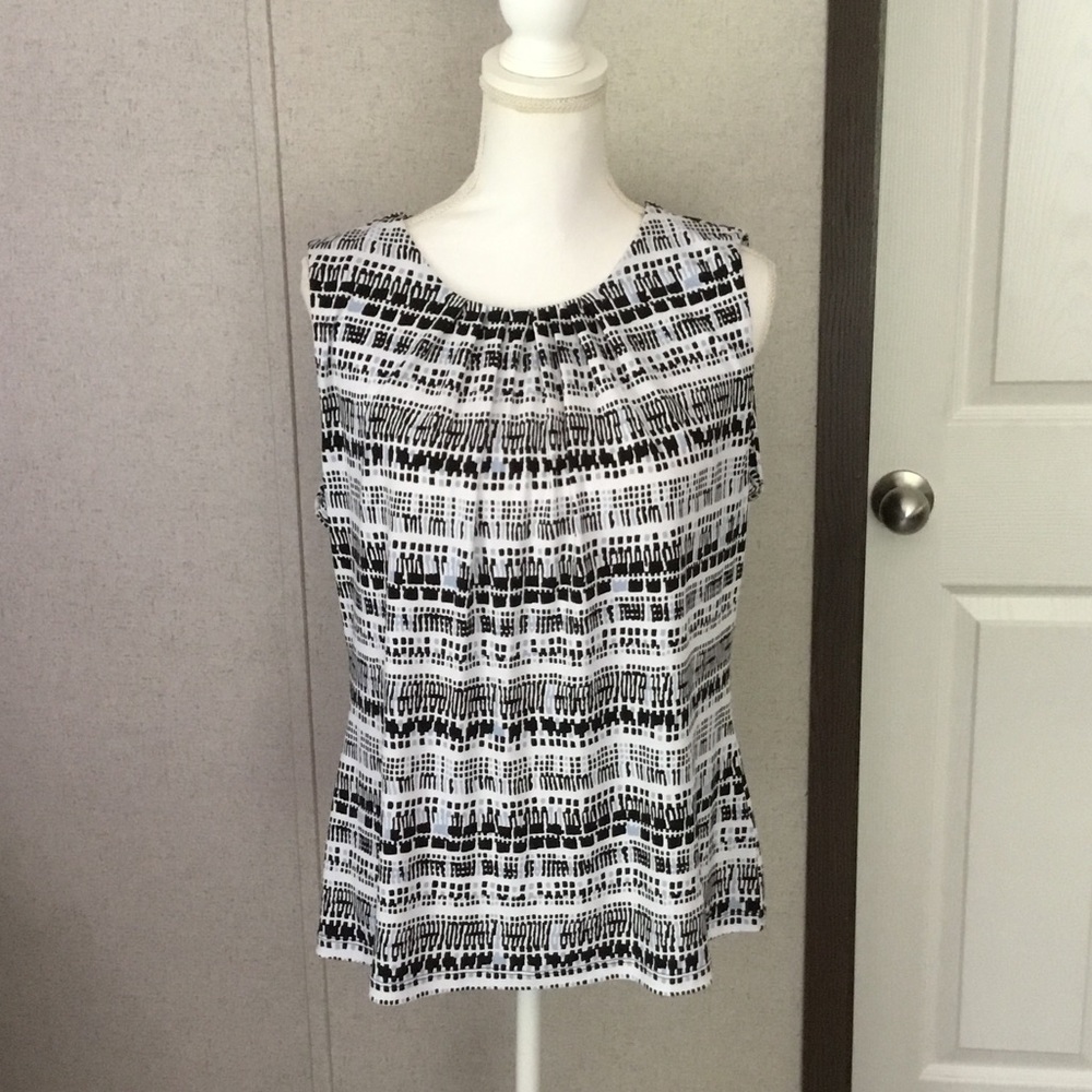 Calvin Klein Black & White Patterned Sleeveless Top